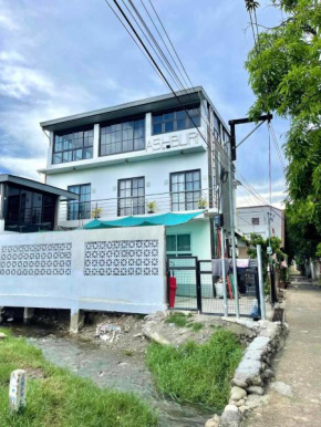 ASHBURN'S TRANSIENT Bauang LA UNION, MOTORCYCLE PARKING ONLY, SELF CHECK-IN, SELF SERVICE